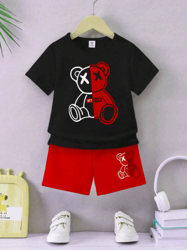 เสื้อยืดพร้อมกางเกงขาสั้นเด็กผู้ชาย
